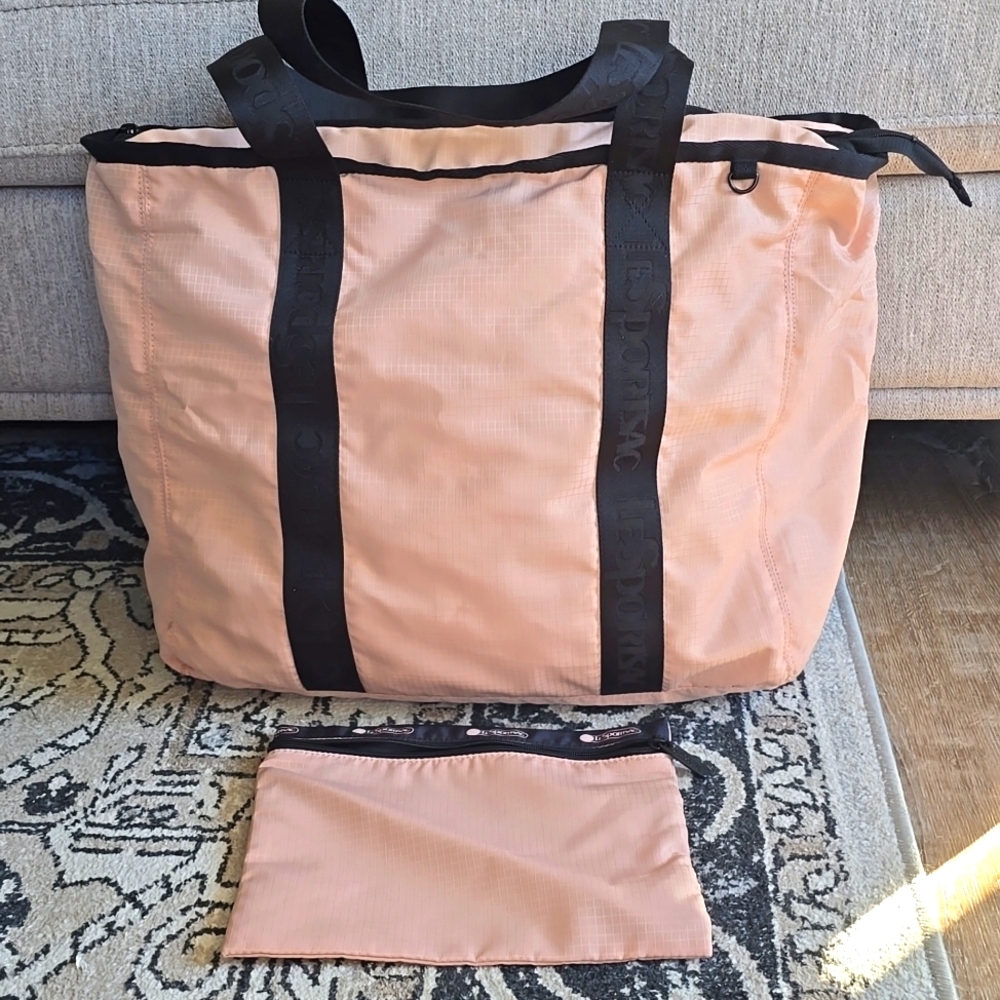 LeSpprtsac Gym or Carryon Bag